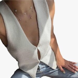 Knit cropped vest, clasp front, cropped tank, white size S